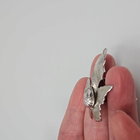 Vintage Marino Silver Tone Leaf with Acorn Clip Earrings Signed - Picture 5 of 10